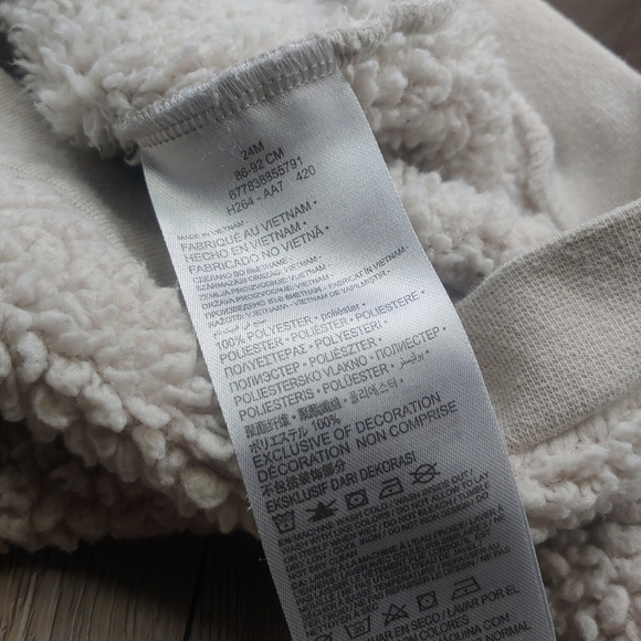 Nike Baby Beige Cream Sherpa Fleece Pullover Sweater Embroidered Logo Pink 24 M - Picture 7 of 7